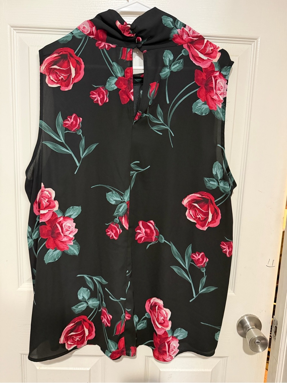 Torrid Sleeveless Black Floral Tie-Neck Blouse - Red Rose Print - Picture 4 of 5